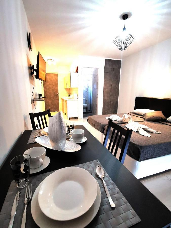 أيا نابا Eleana Apartments المظهر الخارجي الصورة